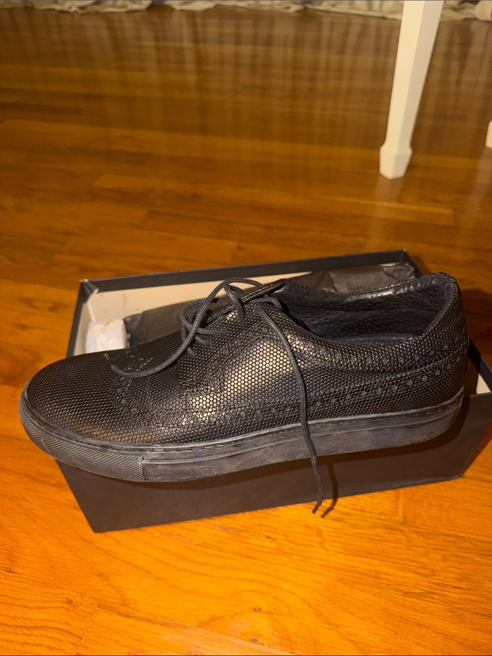 Men's Black Knit Low-Top Lace-Up Sneakers